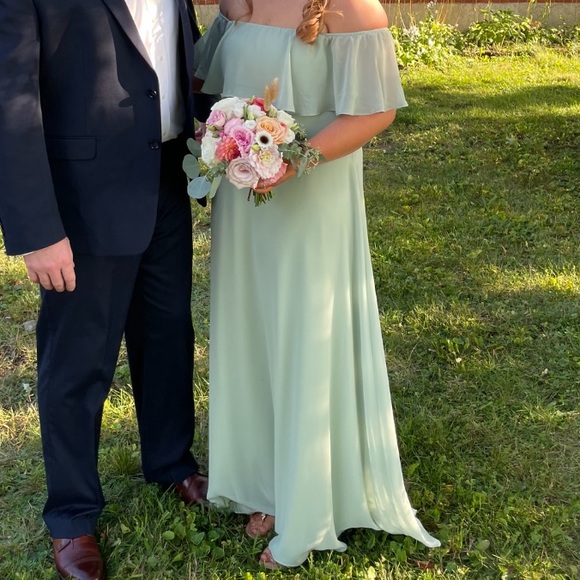 Bill Levkoff Gown - Picture 4 of 16